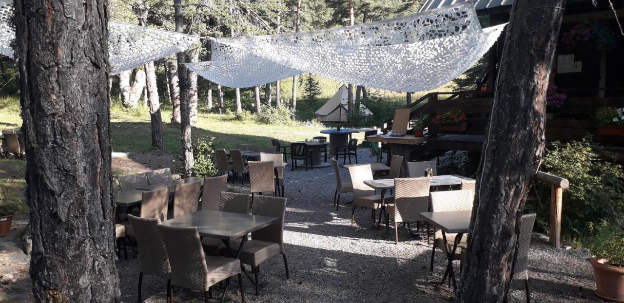 Les Pinees Otel Chateauroux-les-Alpes Dış mekan fotoğraf